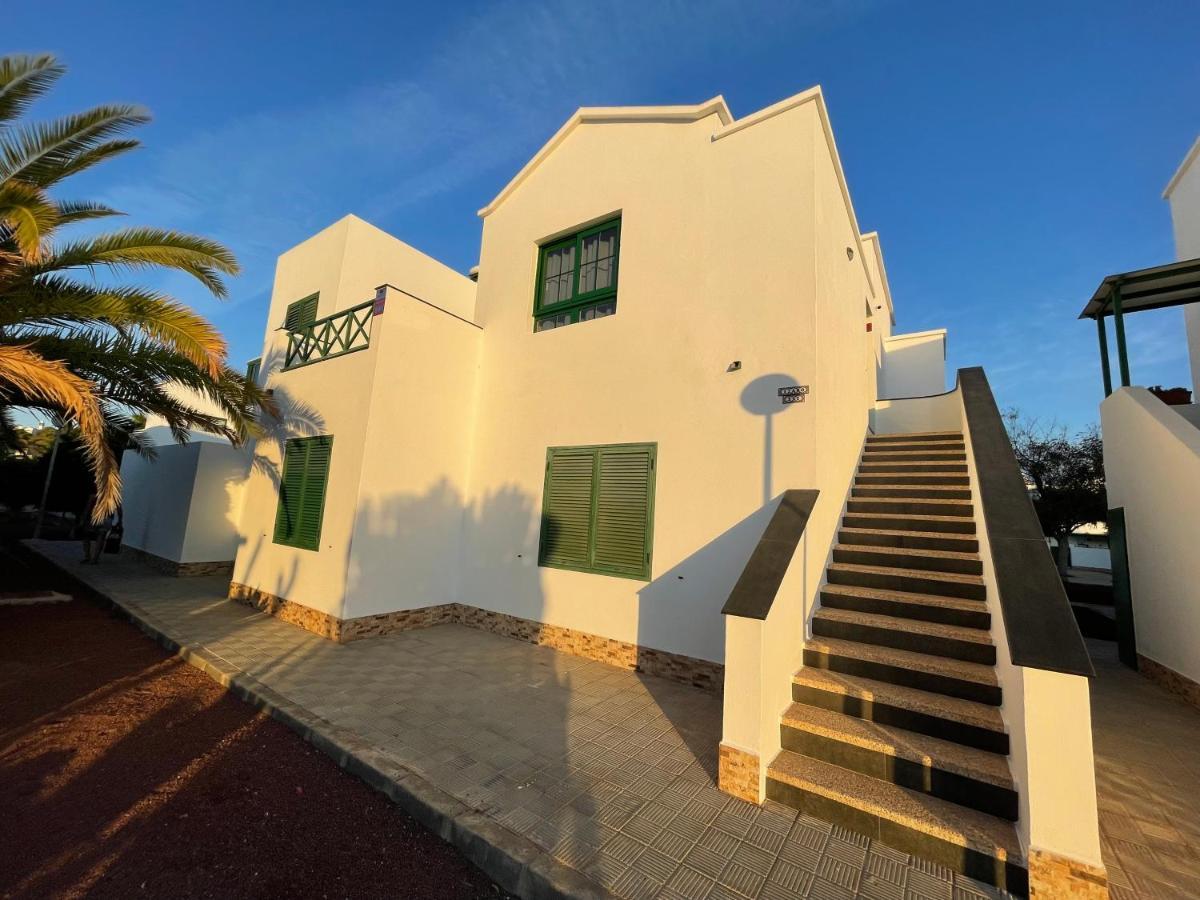 Izaro Apartamento Atico De Lujo Cerca De Playa Dorada Playa Blanca  Bagian luar foto