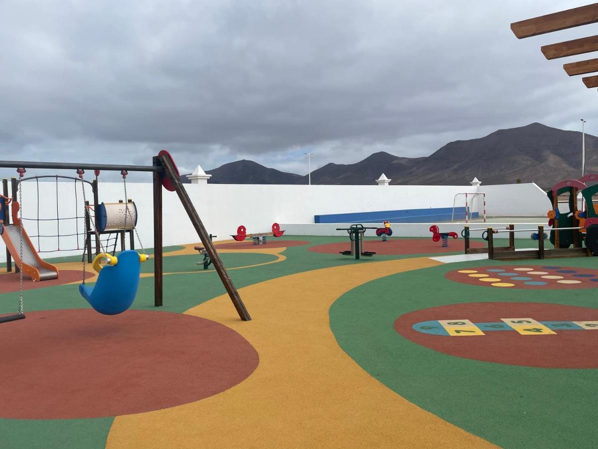 Izaro Apartamento Atico De Lujo Cerca De Playa Dorada Playa Blanca  Bagian luar foto