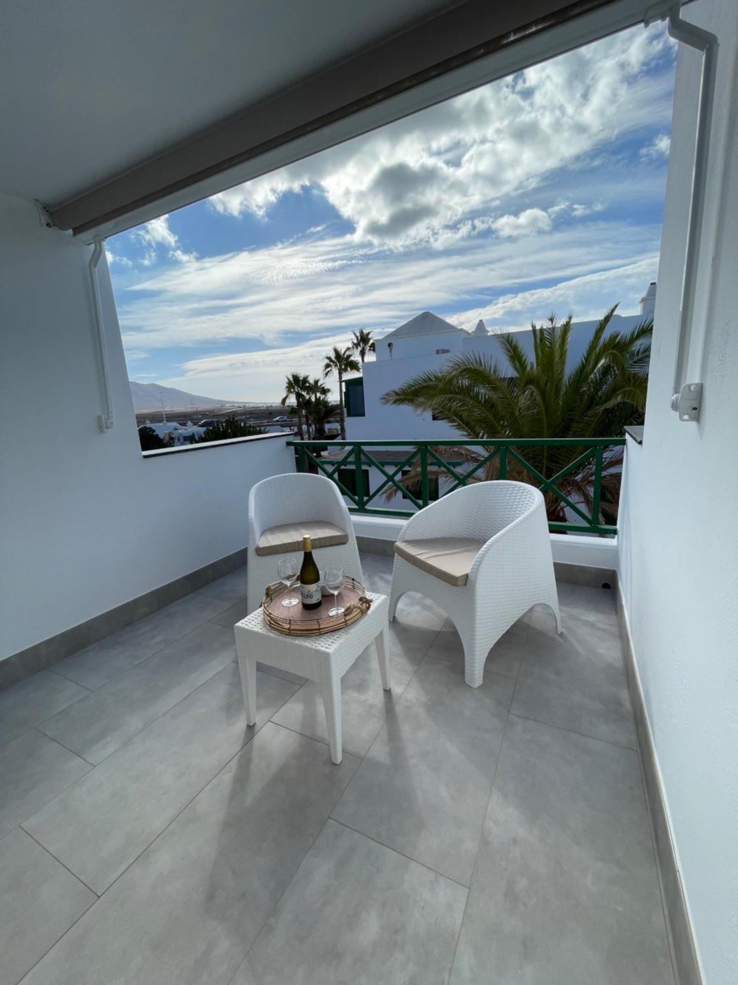 Izaro Apartamento Atico De Lujo Cerca De Playa Dorada Playa Blanca  Bagian luar foto
